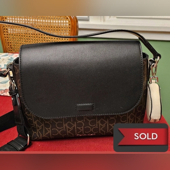 Calvin Klein Crossbody Bag - Picture 1 of 13
